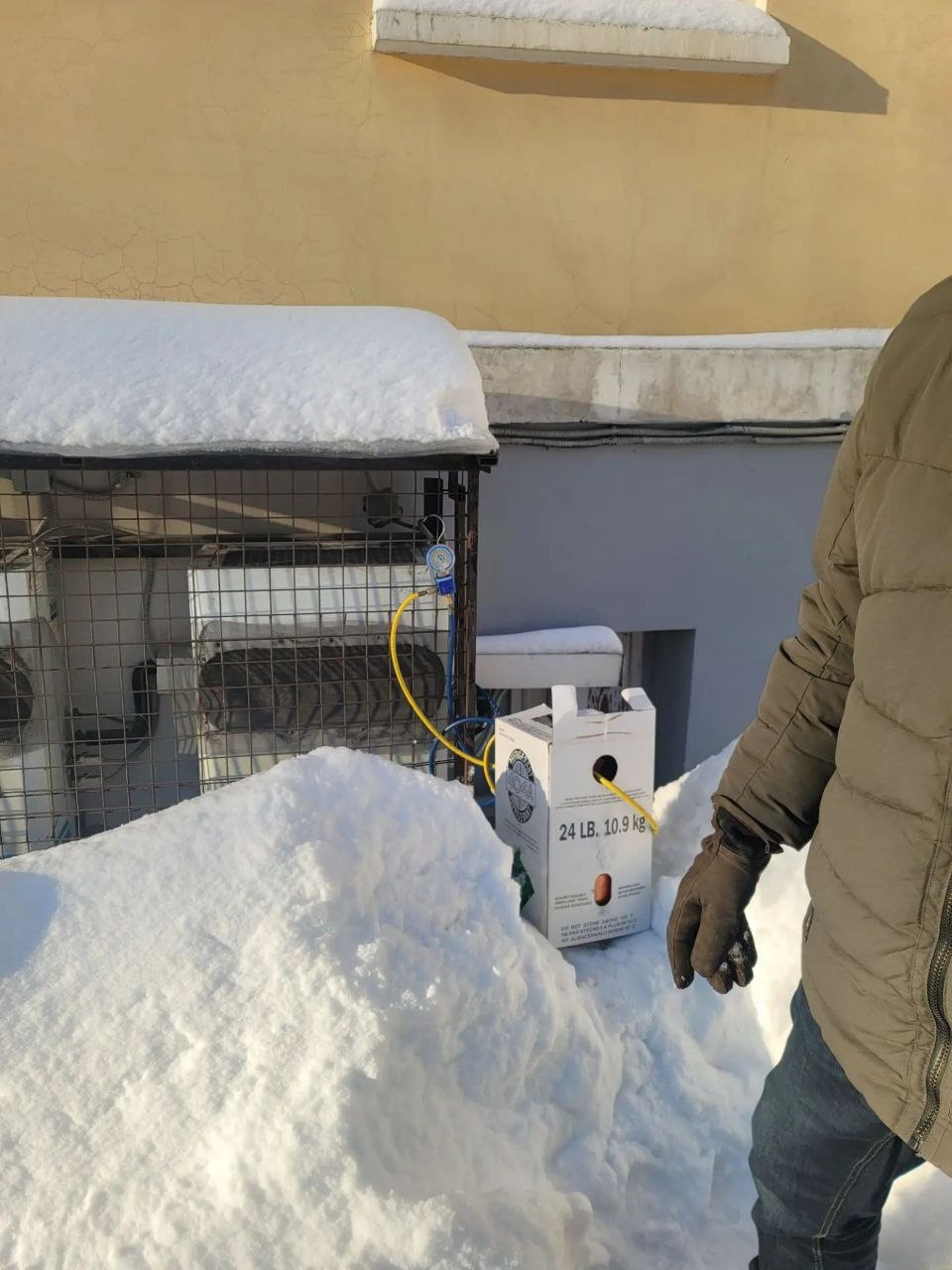 Ремонт внешнего блока морозильной камеры